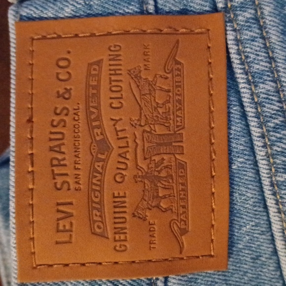 LEVIS, 70'S HIGH SLIM, STRAIGHT LEG JEANS, SIZE 24WX29L, IN GREAT CONDIT… - Picture 3 of 9